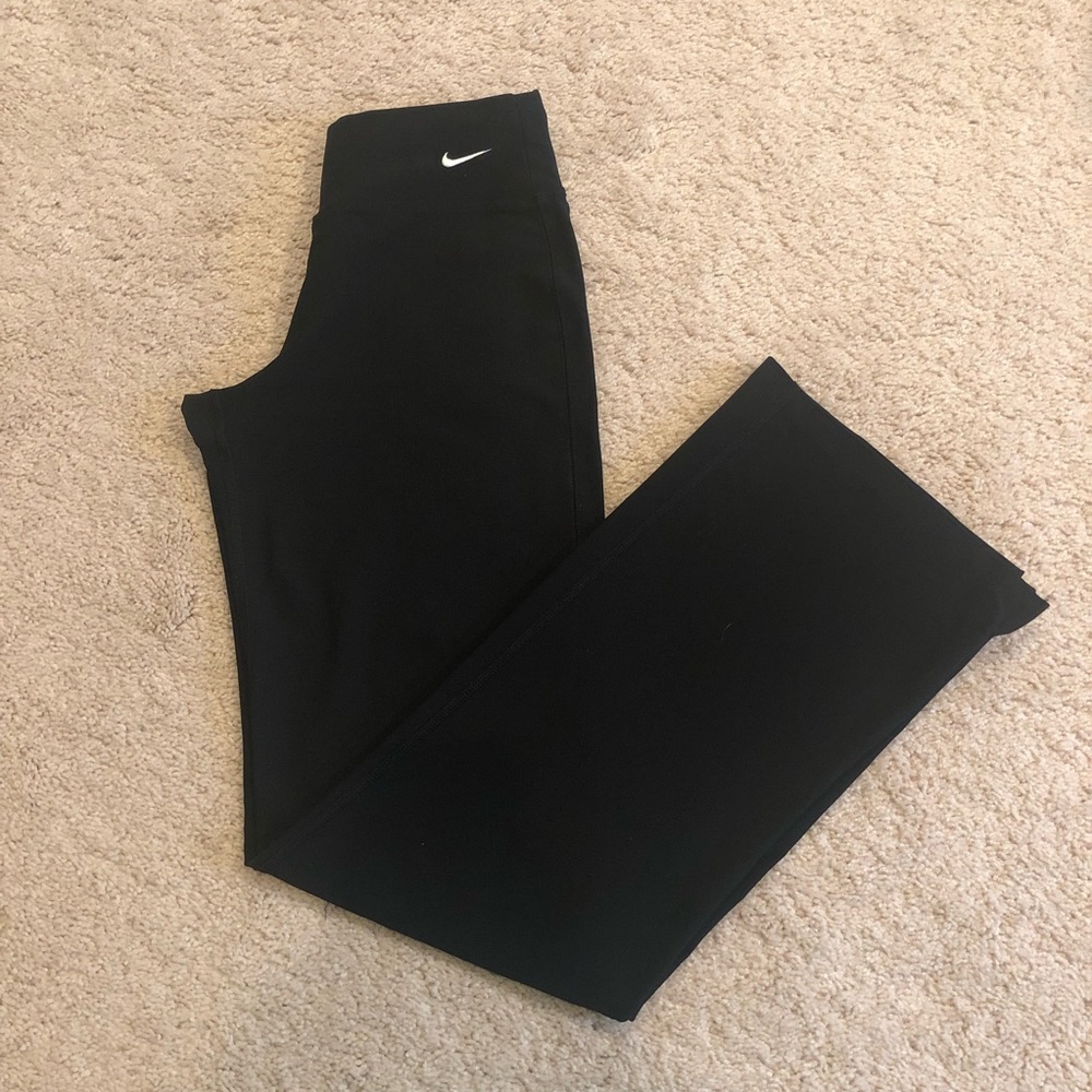 Nike 🤍 Women’s Wide Leg Black Workout Pants Size XS EUC